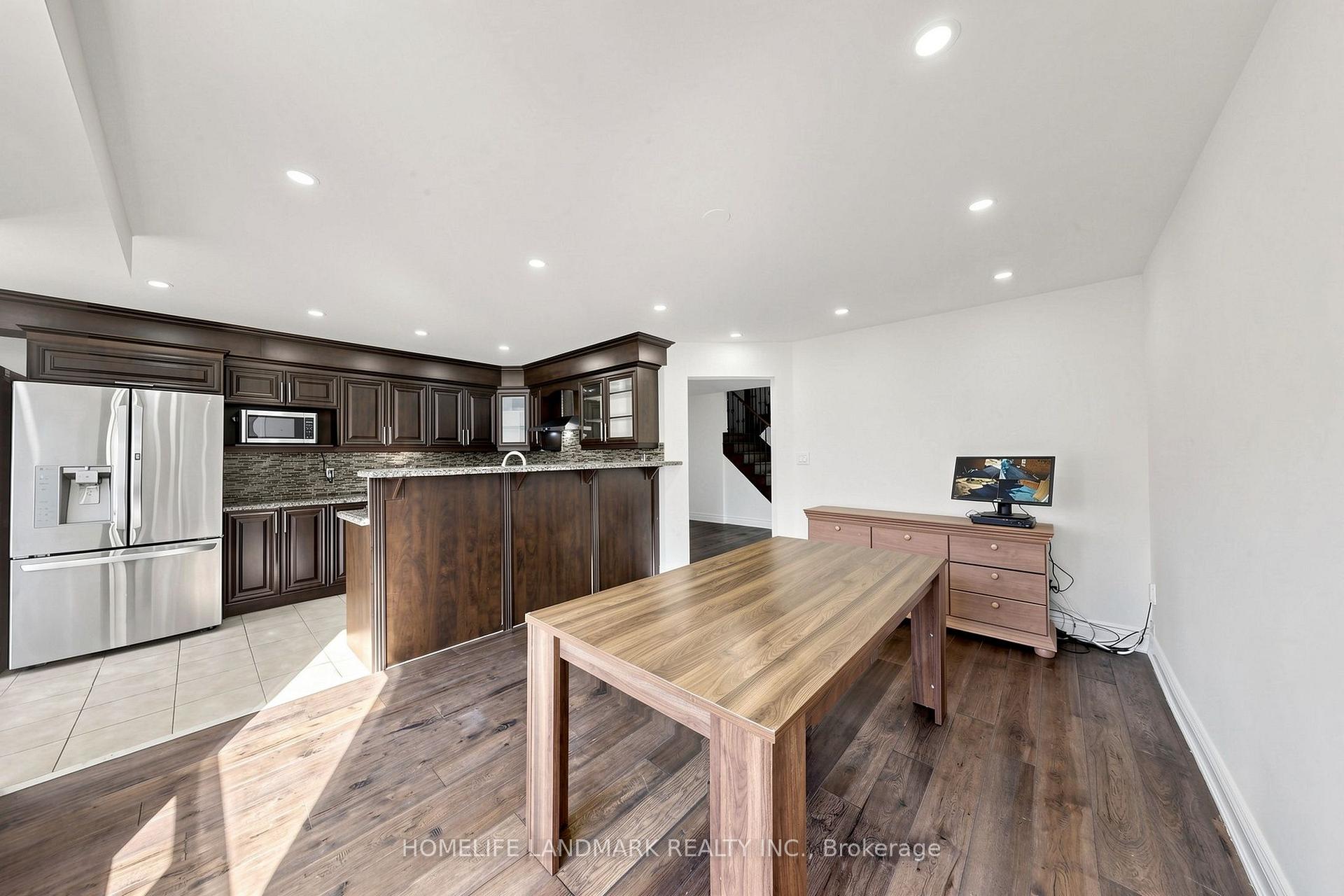 Photo 17 of 199 Purcell Crescent, Vaughan, Maple — HOMEH