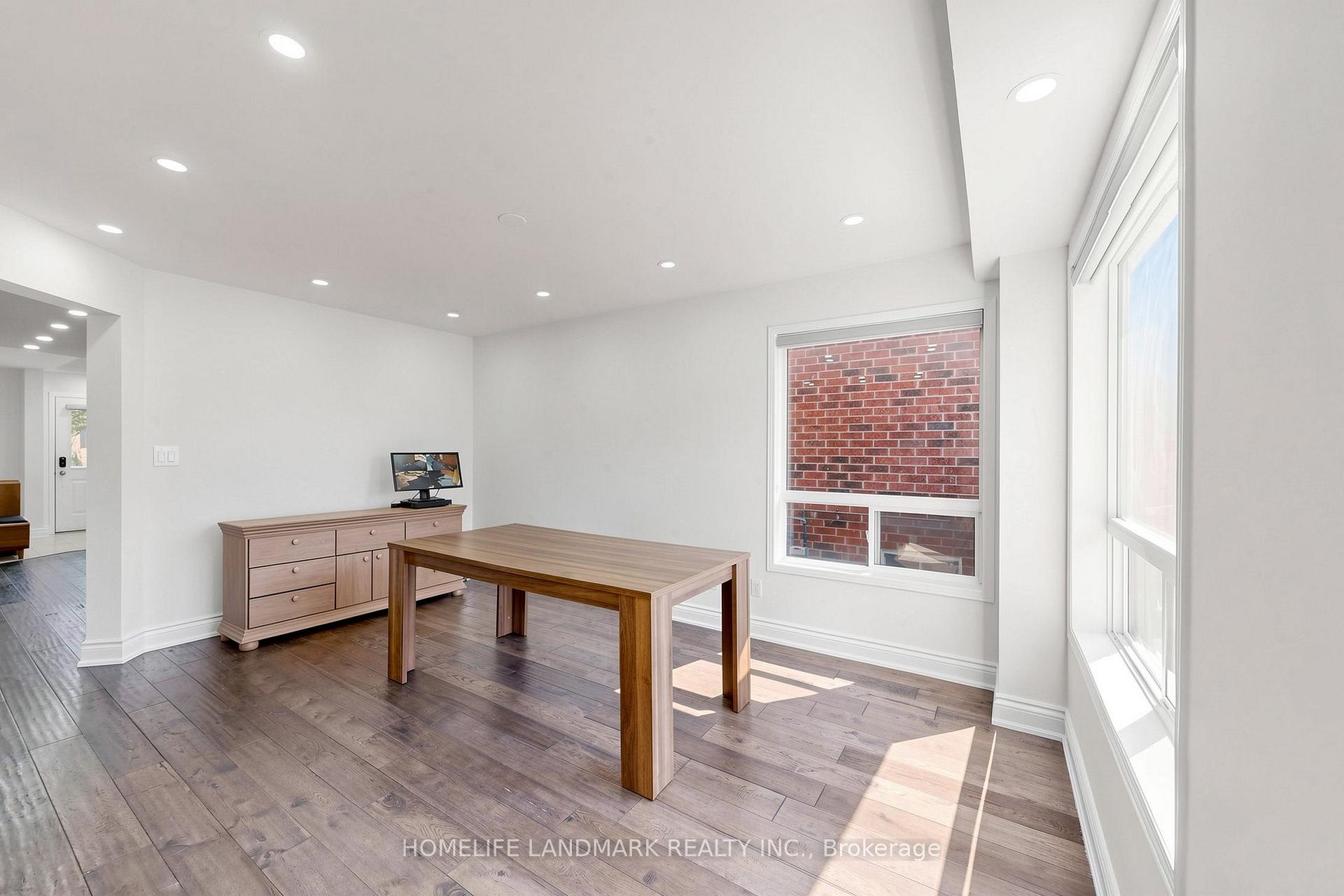 Photo 18 of 199 Purcell Crescent, Vaughan, Maple — HOMEH