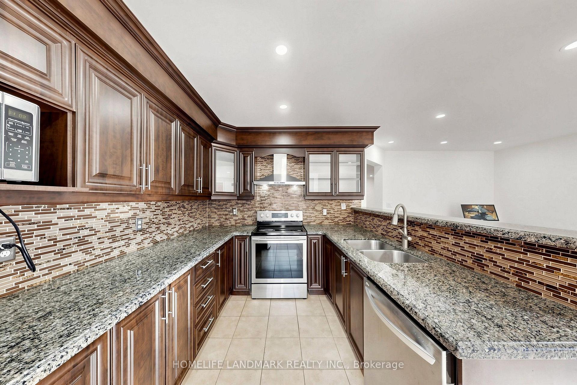 Photo 20 of 199 Purcell Crescent, Vaughan, Maple — HOMEH