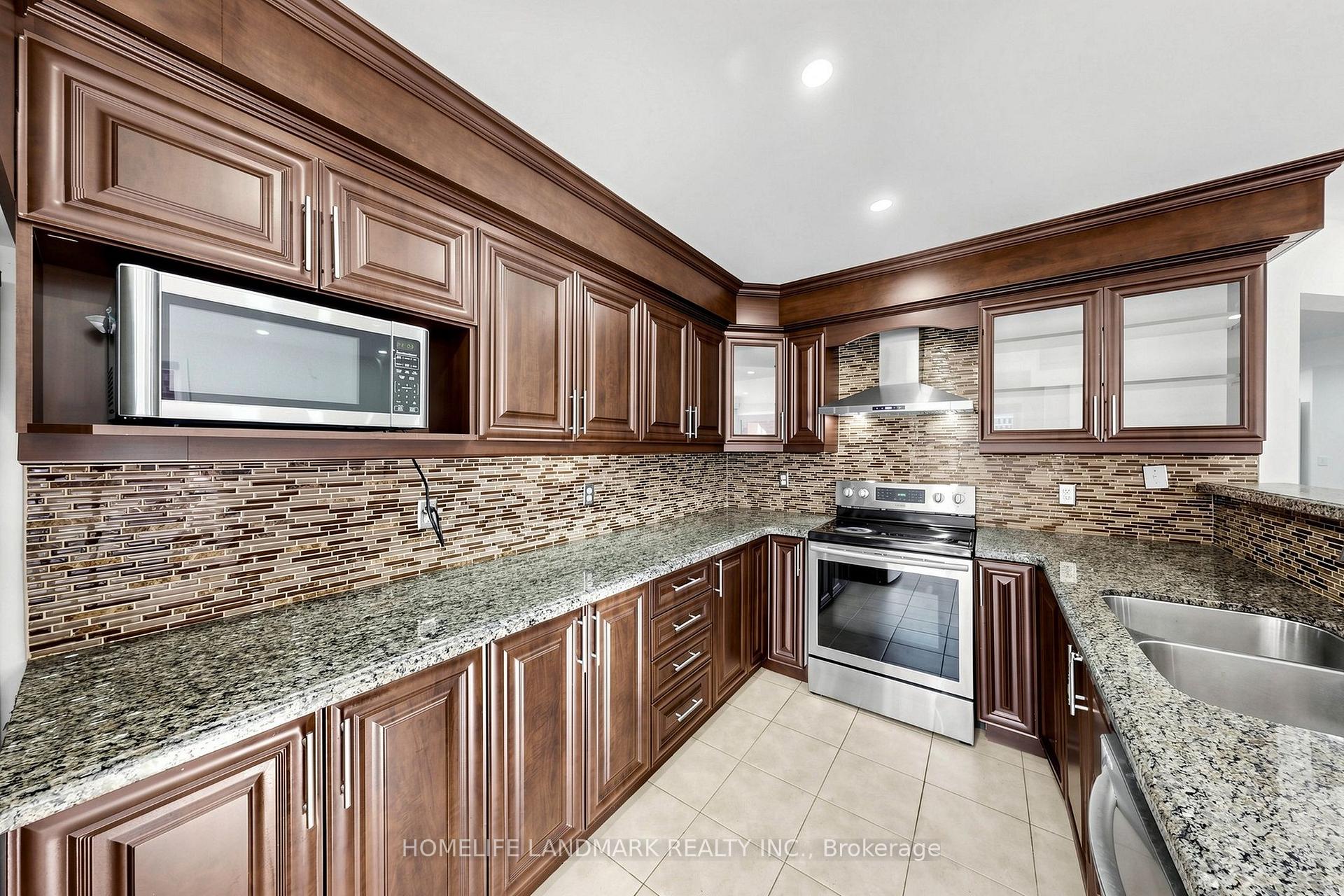 Photo 21 of 199 Purcell Crescent, Vaughan, Maple — HOMEH