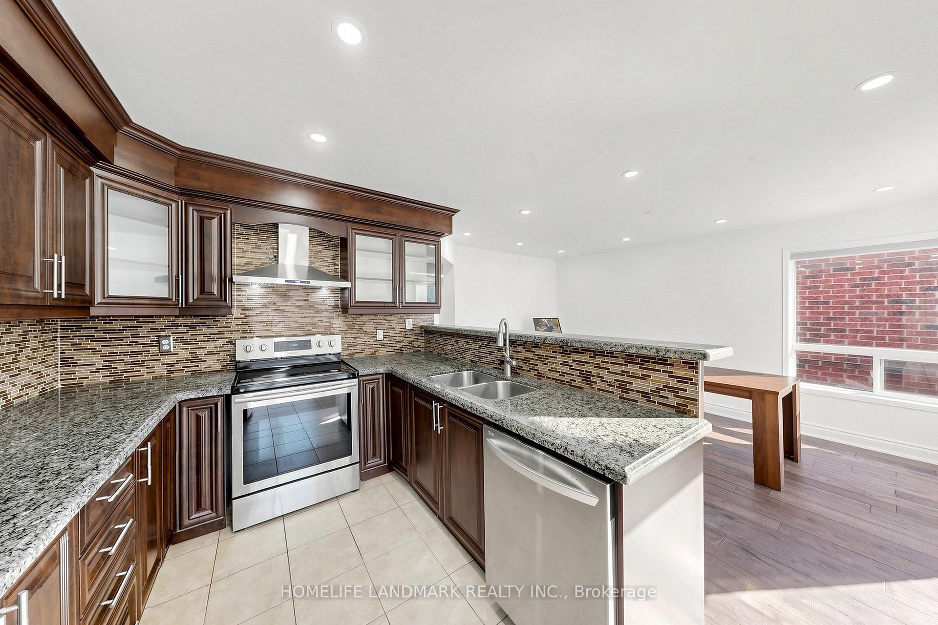 Photo 22 of 199 Purcell Crescent, Vaughan, Maple — HOMEH