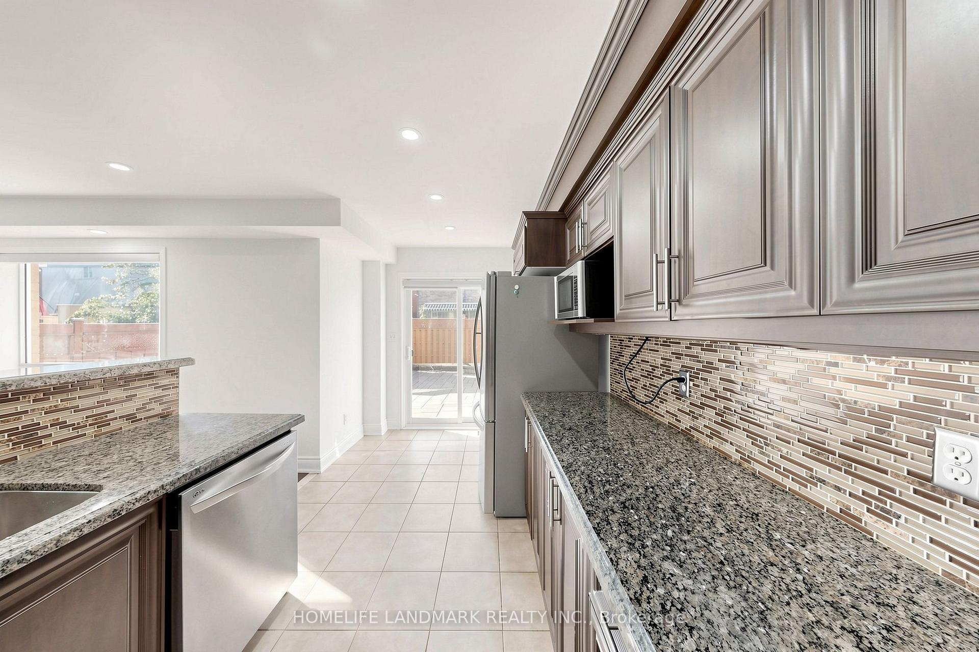 Photo 23 of 199 Purcell Crescent, Vaughan, Maple — HOMEH