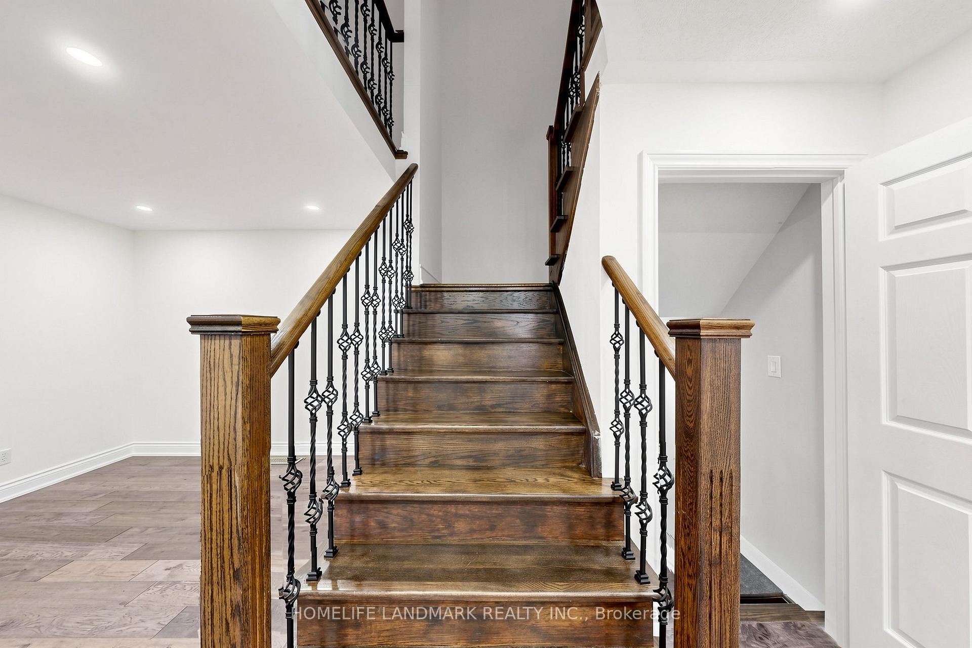 Photo 25 of 199 Purcell Crescent, Vaughan, Maple — HOMEH