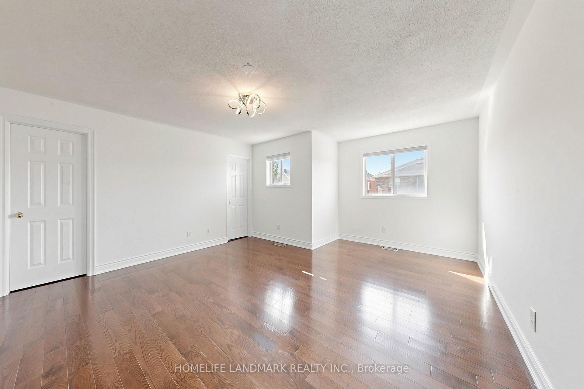 Photo 35 of 199 Purcell Crescent, Vaughan, Maple — HOMEH