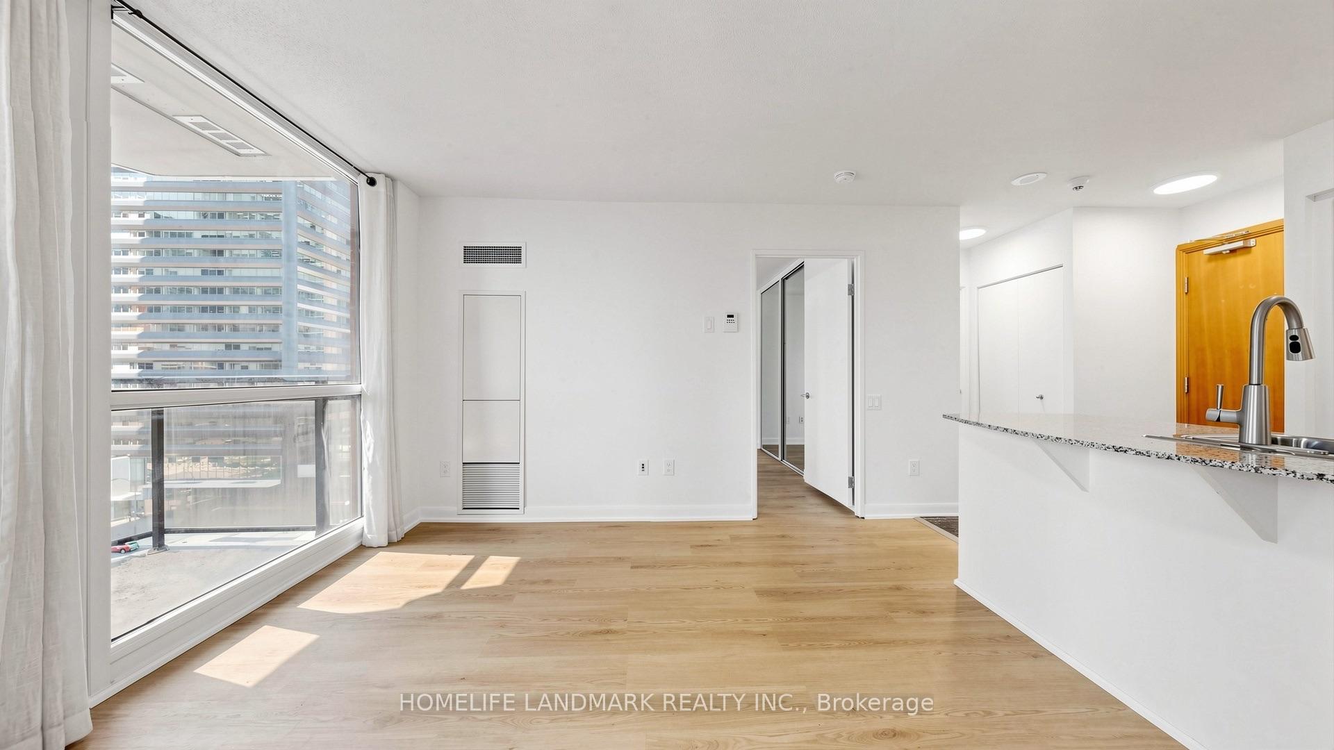 Photo 5 of Unit 1105, 33 Sheppard Avenue E, North York, Willowdale East — HOMEH