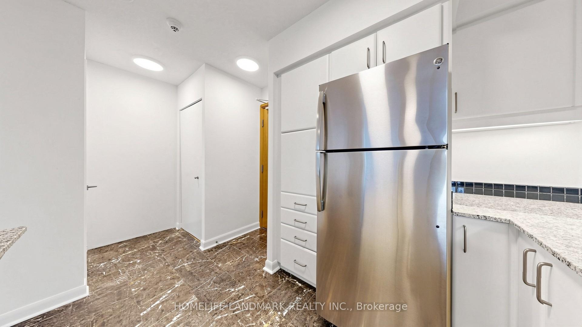 Photo 16 of Unit 1105, 33 Sheppard Avenue E, North York, Willowdale East — HOMEH