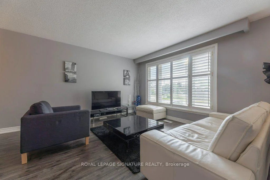 Photo 4 of 676 Abana Road, Mississauga, Cooksville — HOMEH
