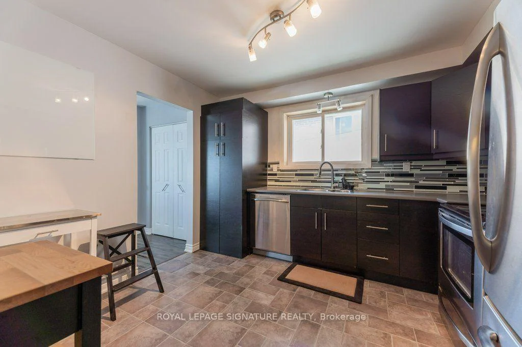 Photo 10 of 676 Abana Road, Mississauga, Cooksville — HOMEH