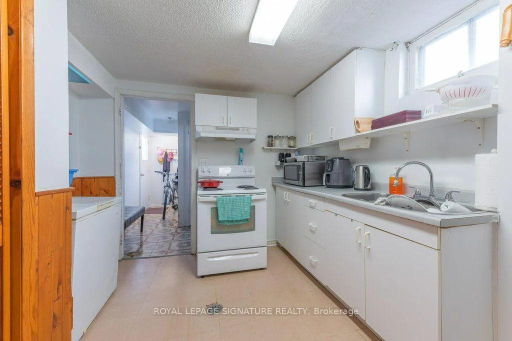 Photo 24 of 676 Abana Road, Mississauga, Cooksville — HOMEH