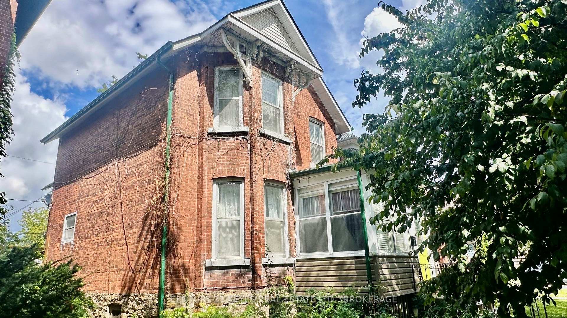 Photo of 216 Brock Street