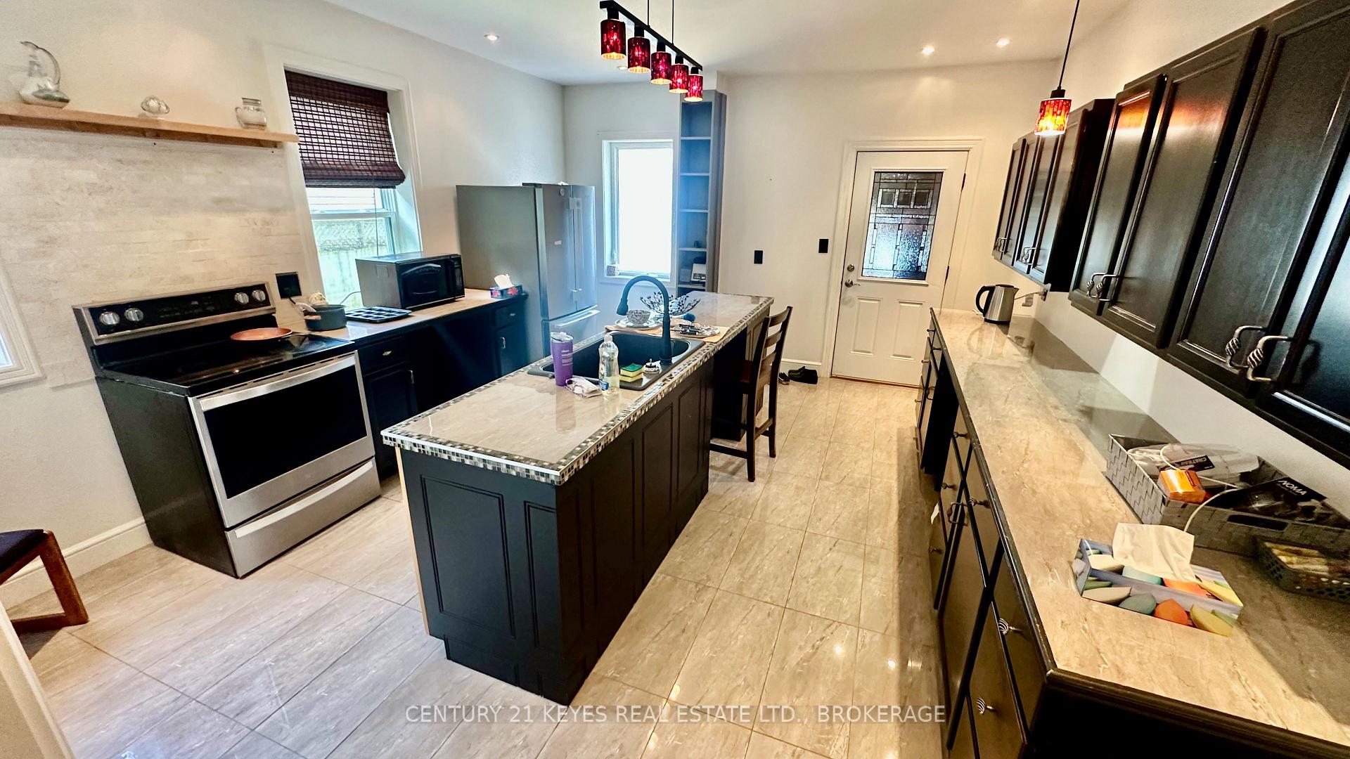 Photo 6 of 216 Brock Street, Gananoque, Gananoque — HOMEH