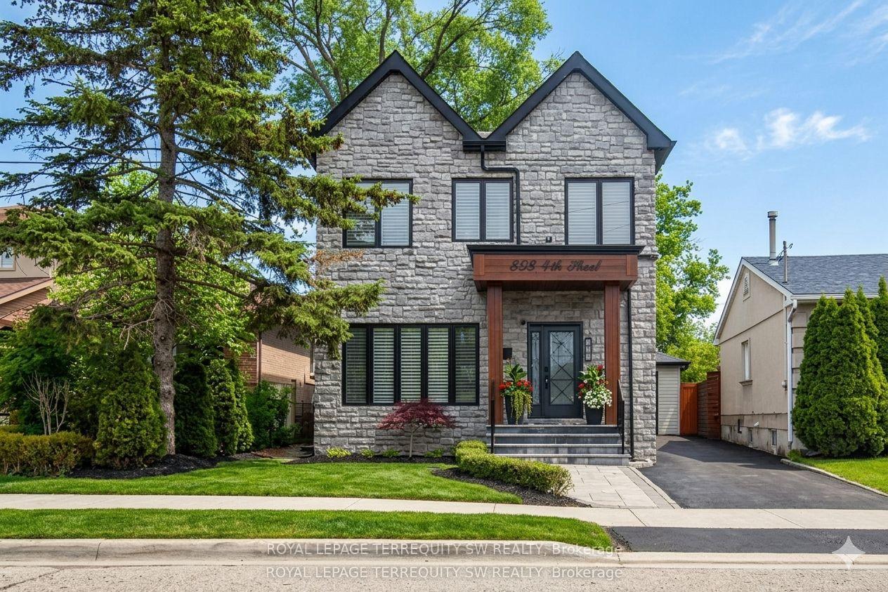 Photo 2 of 888 Fourth Street, Mississauga, Lakeview — HOMEH