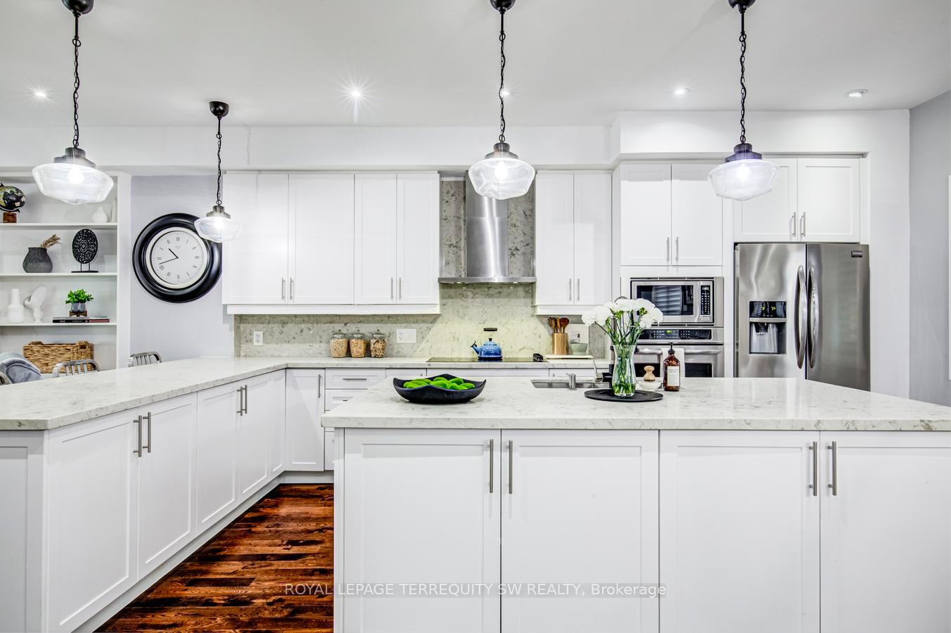 Photo 4 of 888 Fourth Street, Mississauga, Lakeview — HOMEH