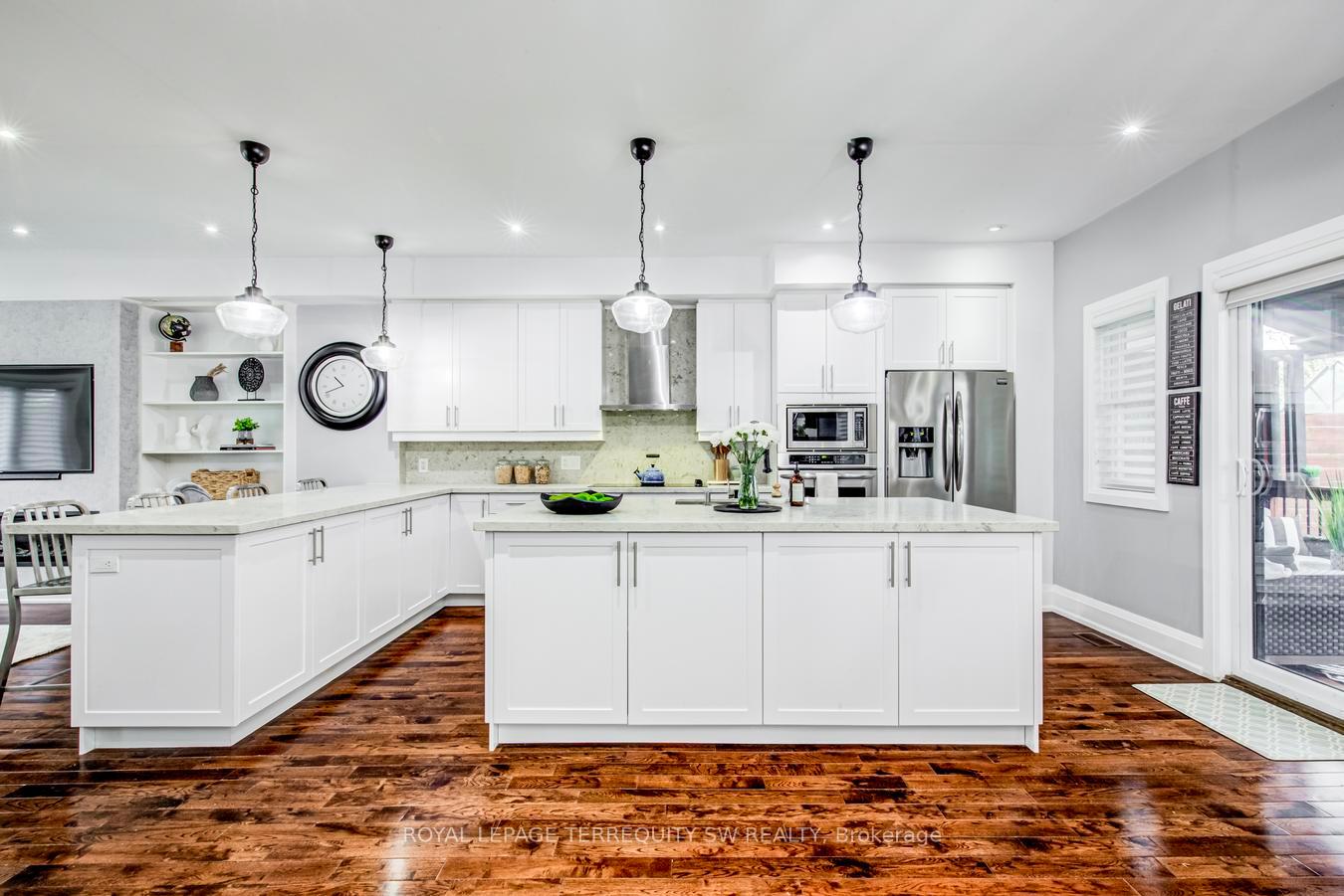 Photo 9 of 888 Fourth Street, Mississauga, Lakeview — HOMEH