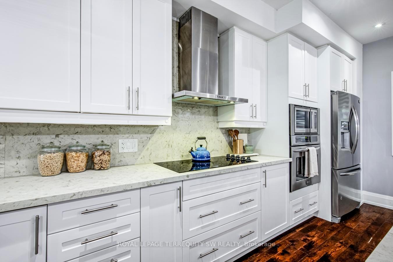 Photo 11 of 888 Fourth Street, Mississauga, Lakeview — HOMEH