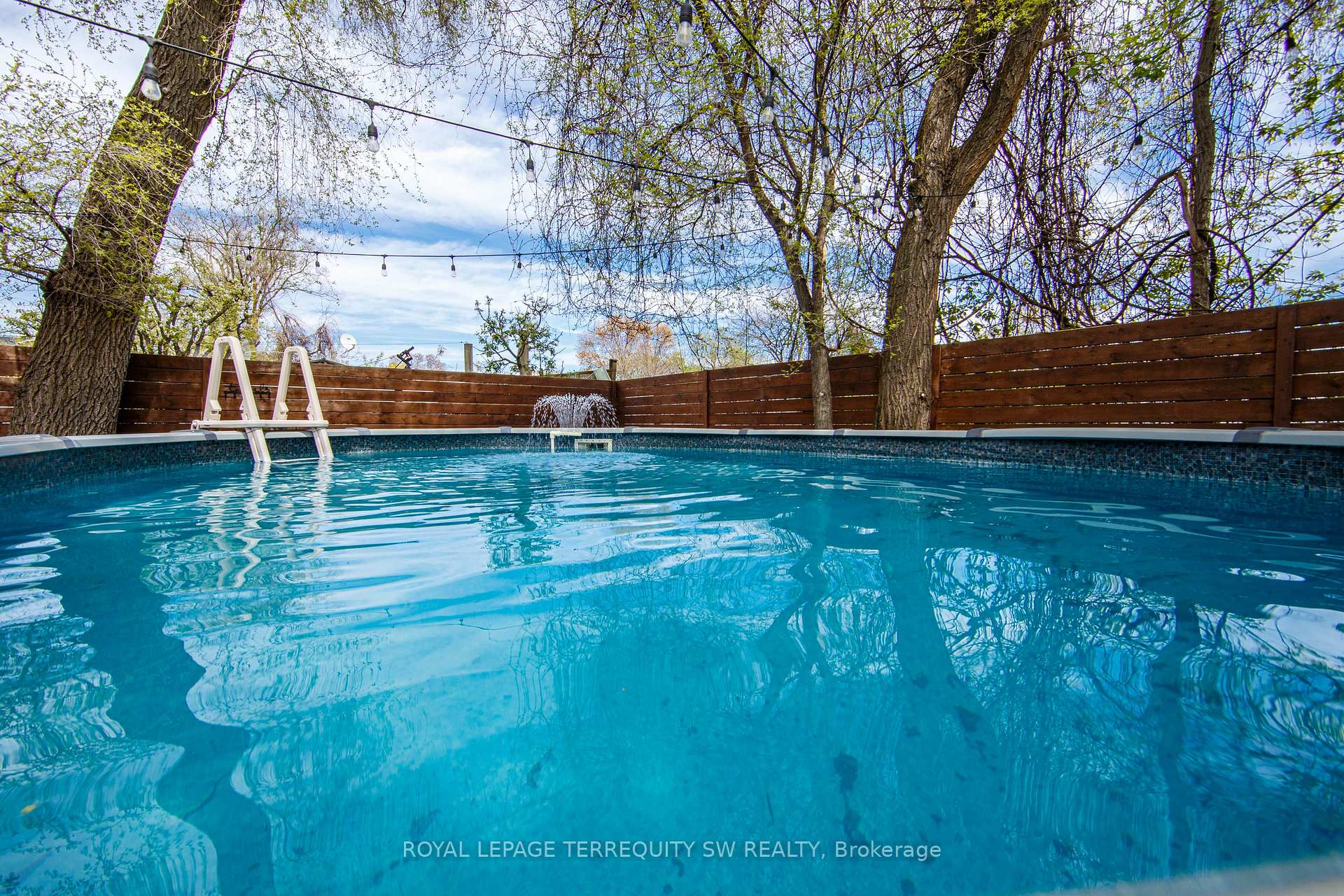 Photo 16 of 888 Fourth Street, Mississauga, Lakeview — HOMEH