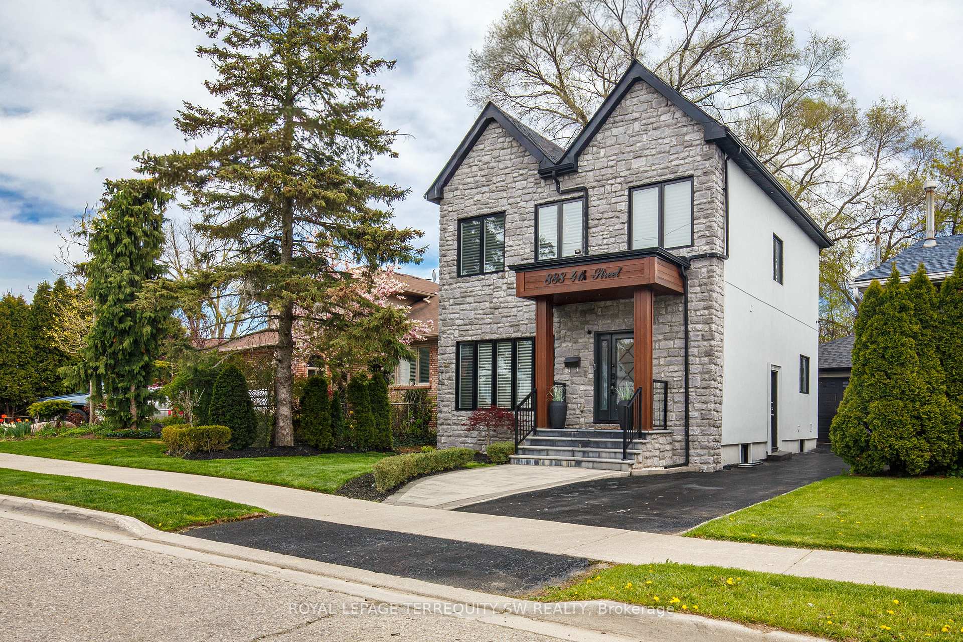 Photo 35 of 888 Fourth Street, Mississauga, Lakeview — HOMEH