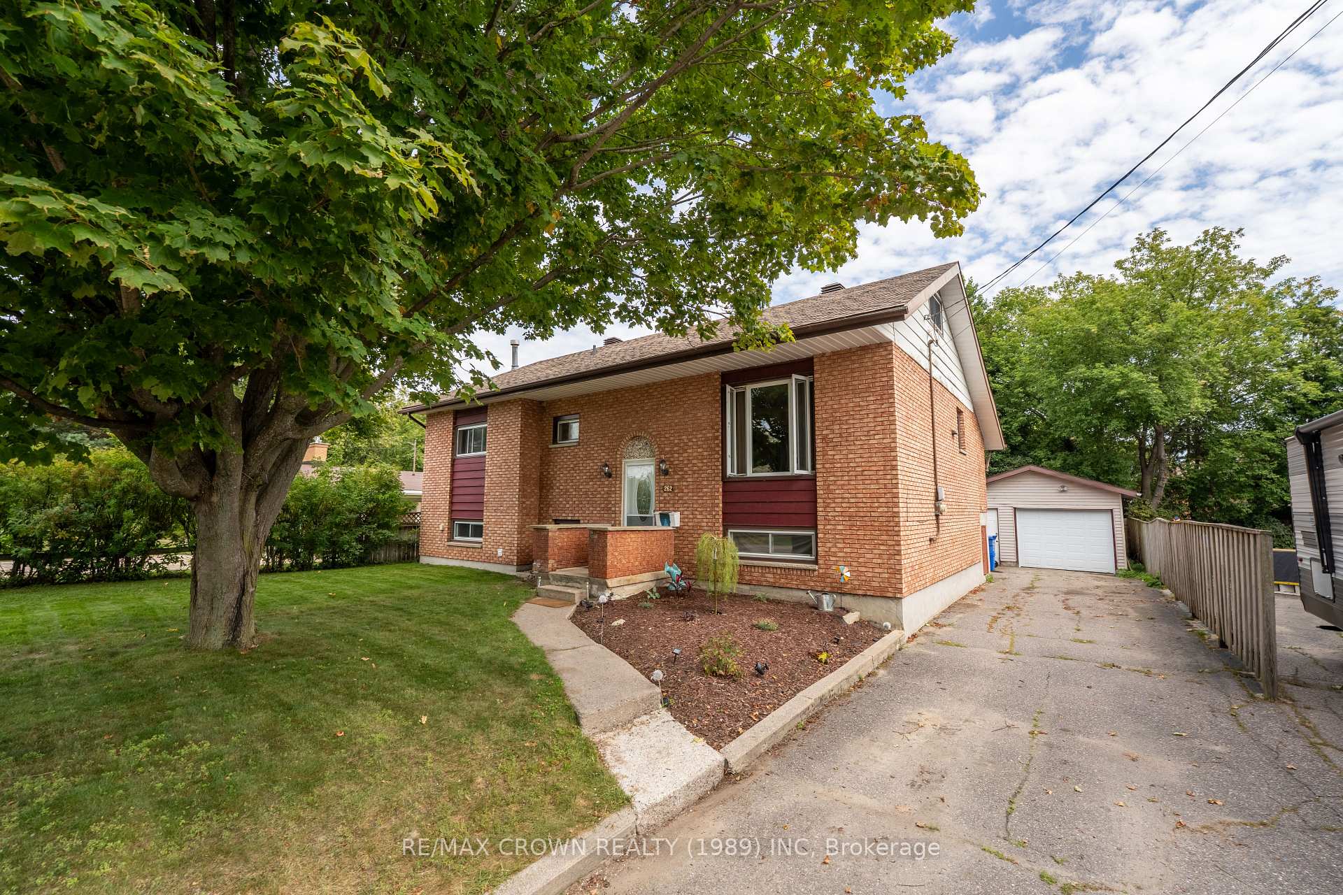 Photo 1 of 262 Lee Avenue, North Bay, Ferris — HOMEH