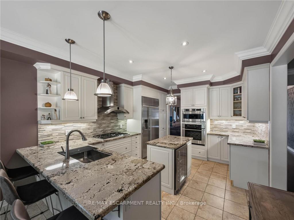 Photo 4 of 80 Sutherland Crescent, Hamilton, Ancaster — HOMEH