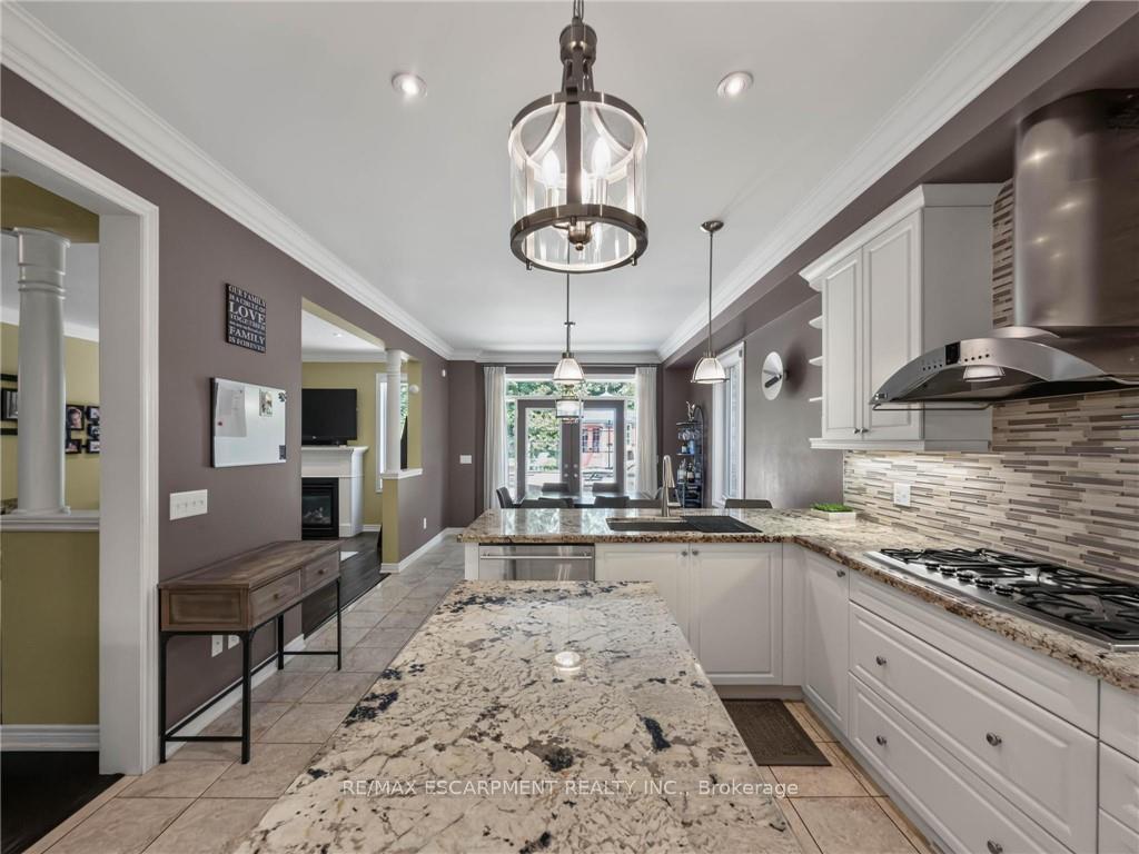 Photo 5 of 80 Sutherland Crescent, Hamilton, Ancaster — HOMEH