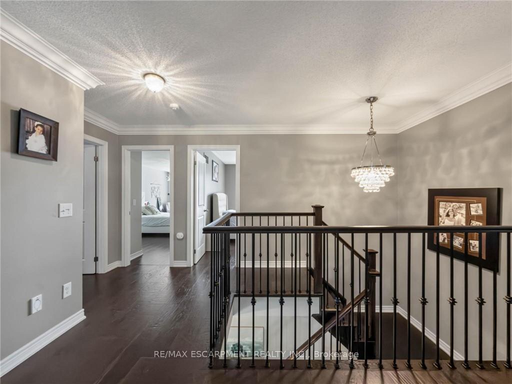 Photo 13 of 80 Sutherland Crescent, Hamilton, Ancaster — HOMEH