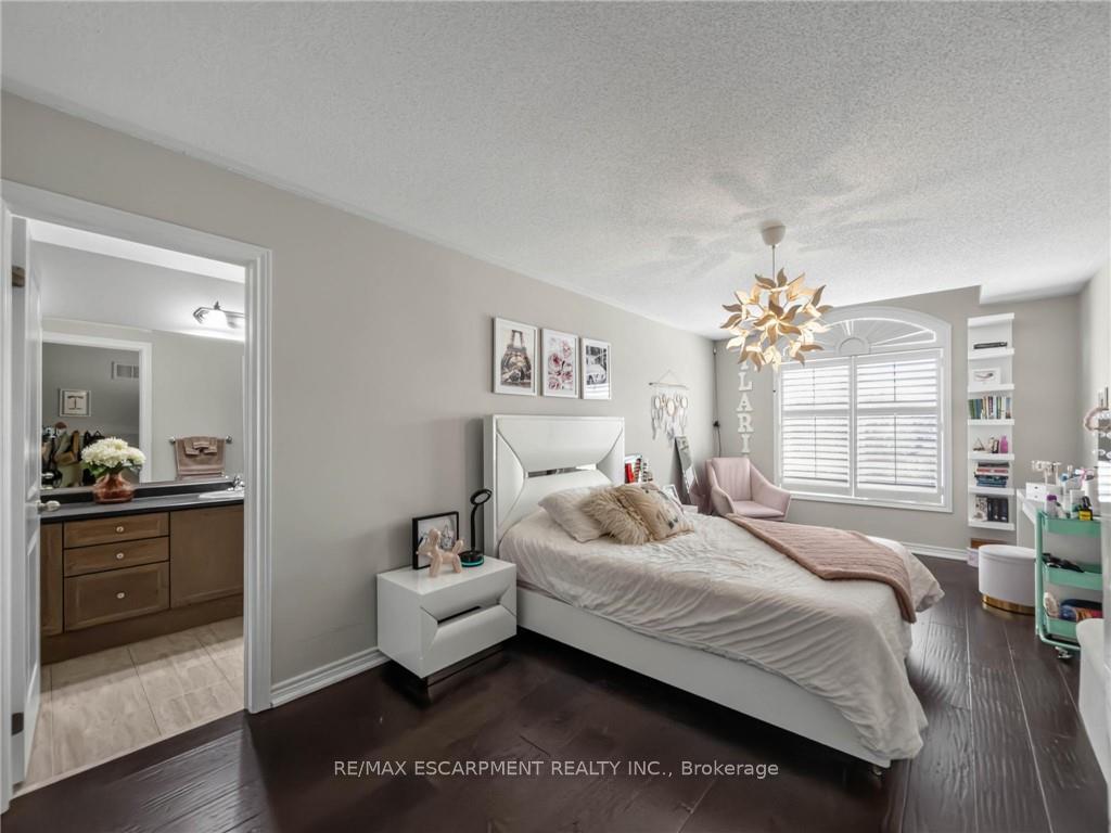 Photo 20 of 80 Sutherland Crescent, Hamilton, Ancaster — HOMEH