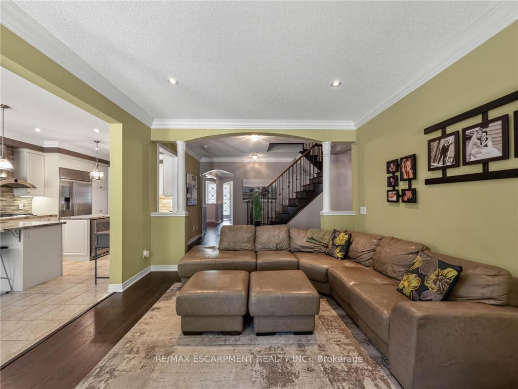 Photo 31 of 80 Sutherland Crescent, Hamilton, Ancaster — HOMEH