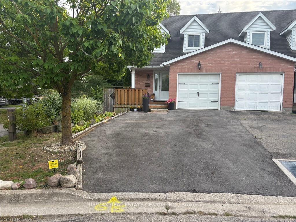 Photo 1 of 40 Caprice Court, Kitchener, Victoria Hills — HOMEH