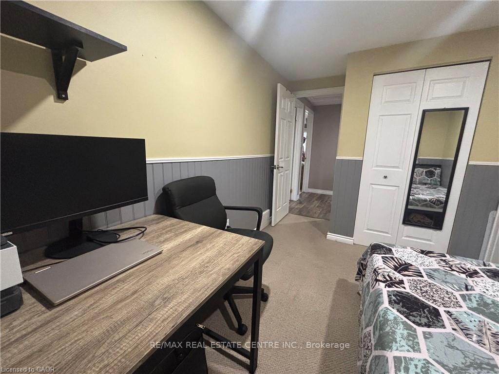 Photo 25 of 40 Caprice Court, Kitchener, Victoria Hills — HOMEH