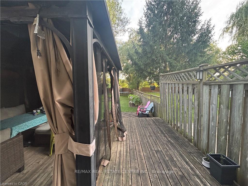 Photo 26 of 40 Caprice Court, Kitchener, Victoria Hills — HOMEH