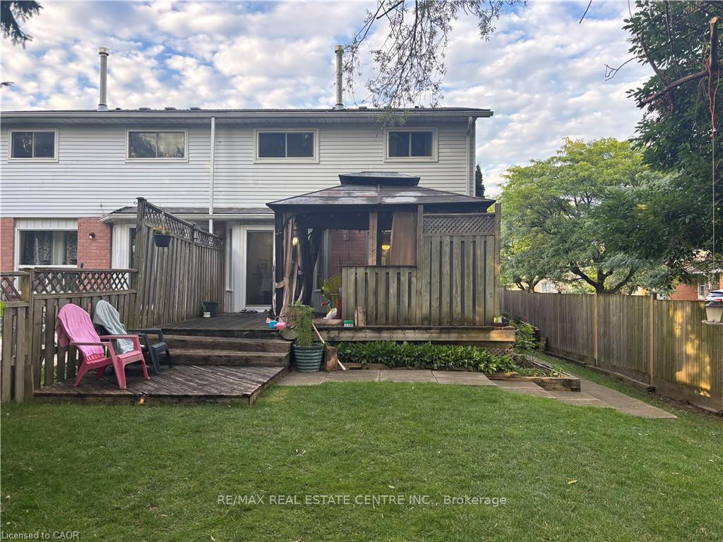 Photo 28 of 40 Caprice Court, Kitchener, Victoria Hills — HOMEH