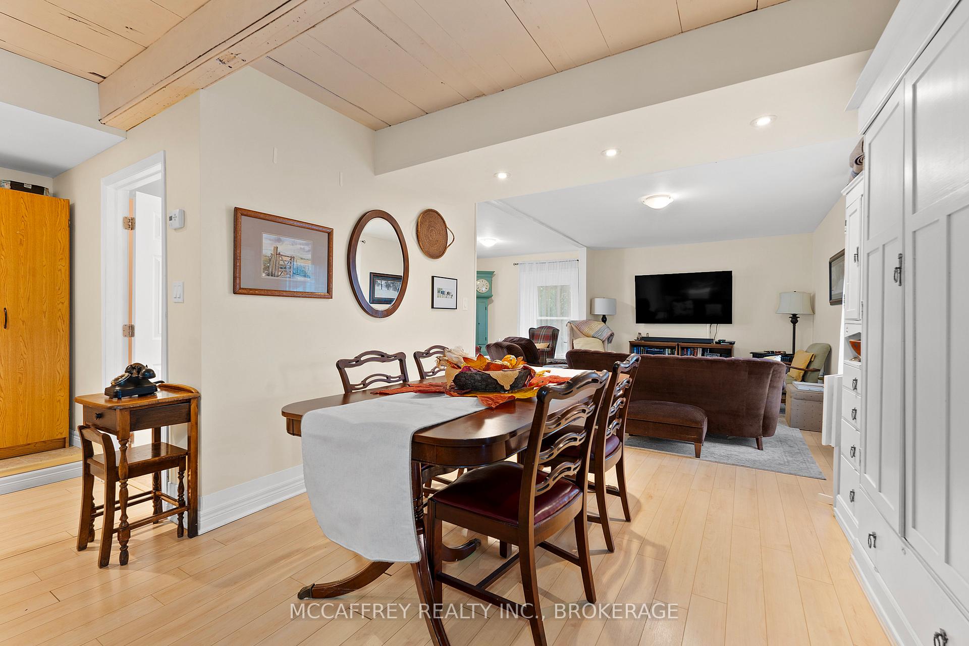 Photo 7 of 1549 Doyle Road, Loyalist, Lennox and Addington - South — HOMEH