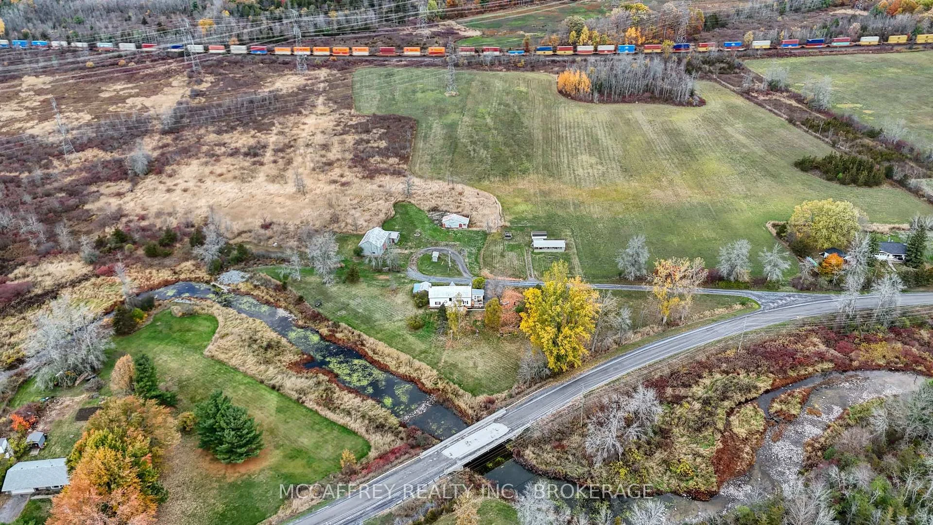 Photo 3 of 1549 Doyle Road, Loyalist, Lennox and Addington - South — HOMEH