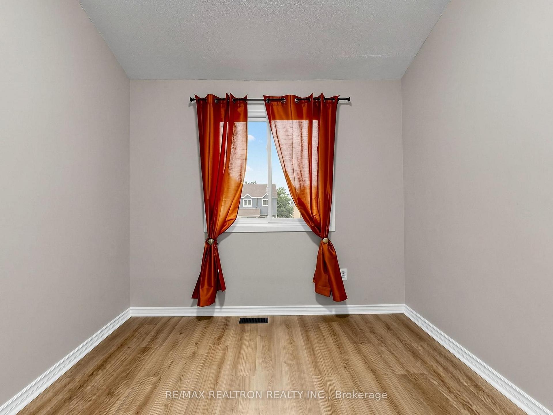 Photo 19 of 12 Robin Court, Barrie, Cundles East — HOMEH