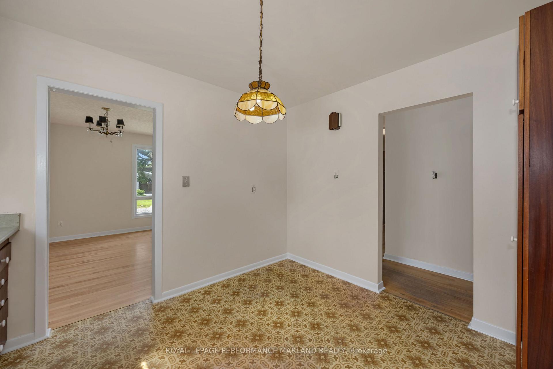 Photo 7 of 845 Forest Street S, Ottawa, Queensway Terrace North — HOMEH
