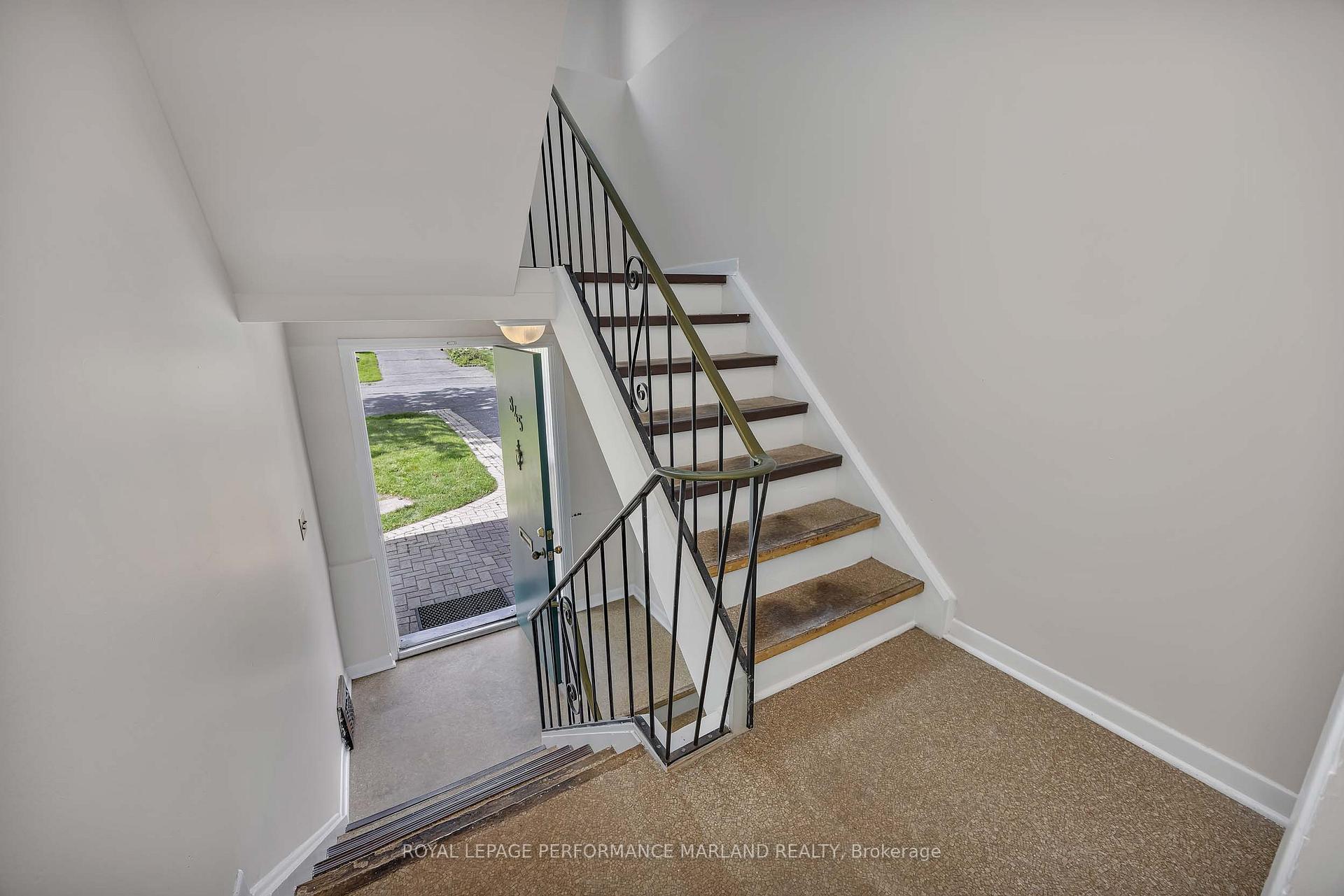 Photo 13 of 845 Forest Street S, Ottawa, Queensway Terrace North — HOMEH