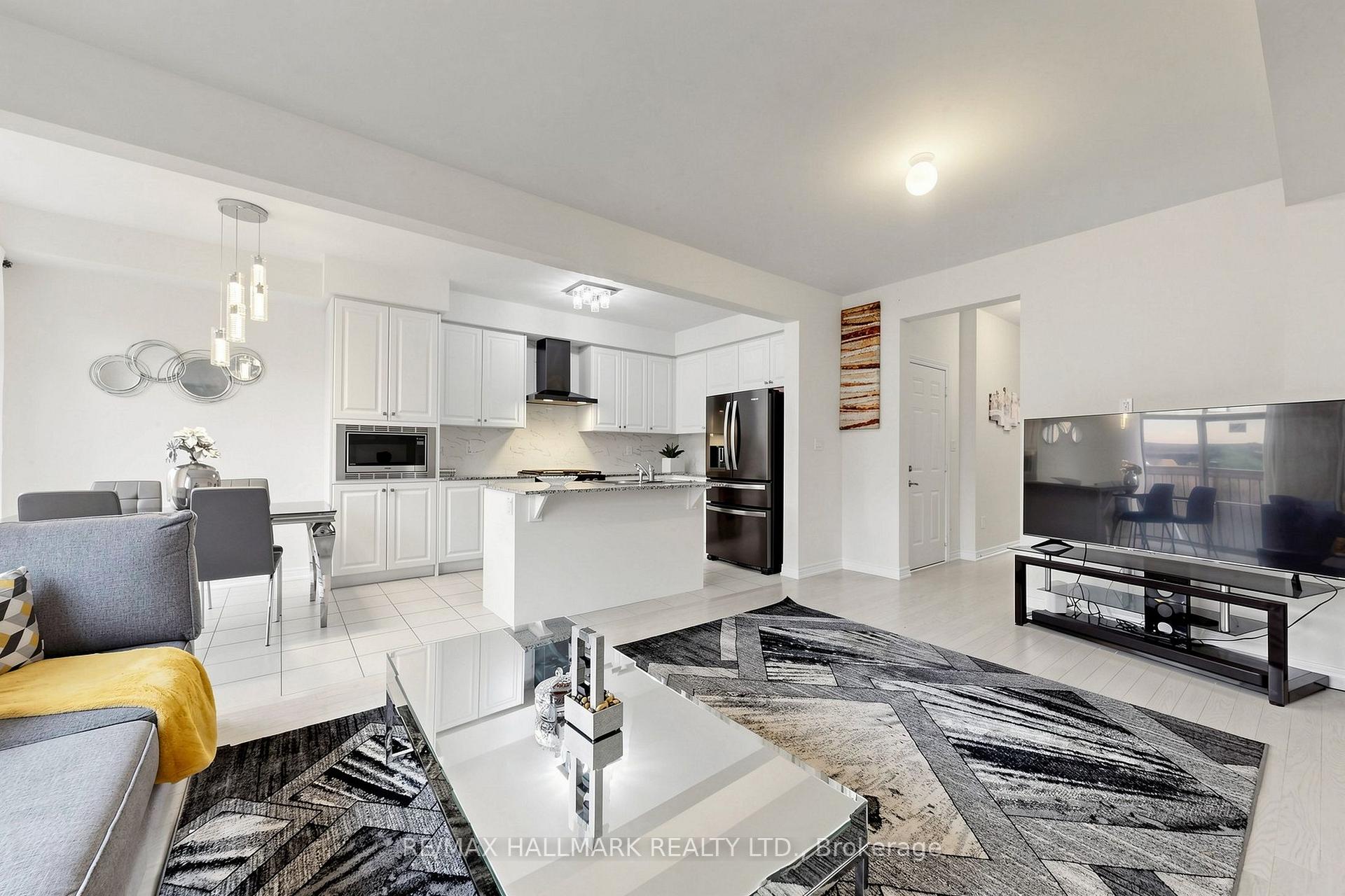 Photo 9 of 19 conarty Crescent, Whitby, Williamsburg — HOMEH
