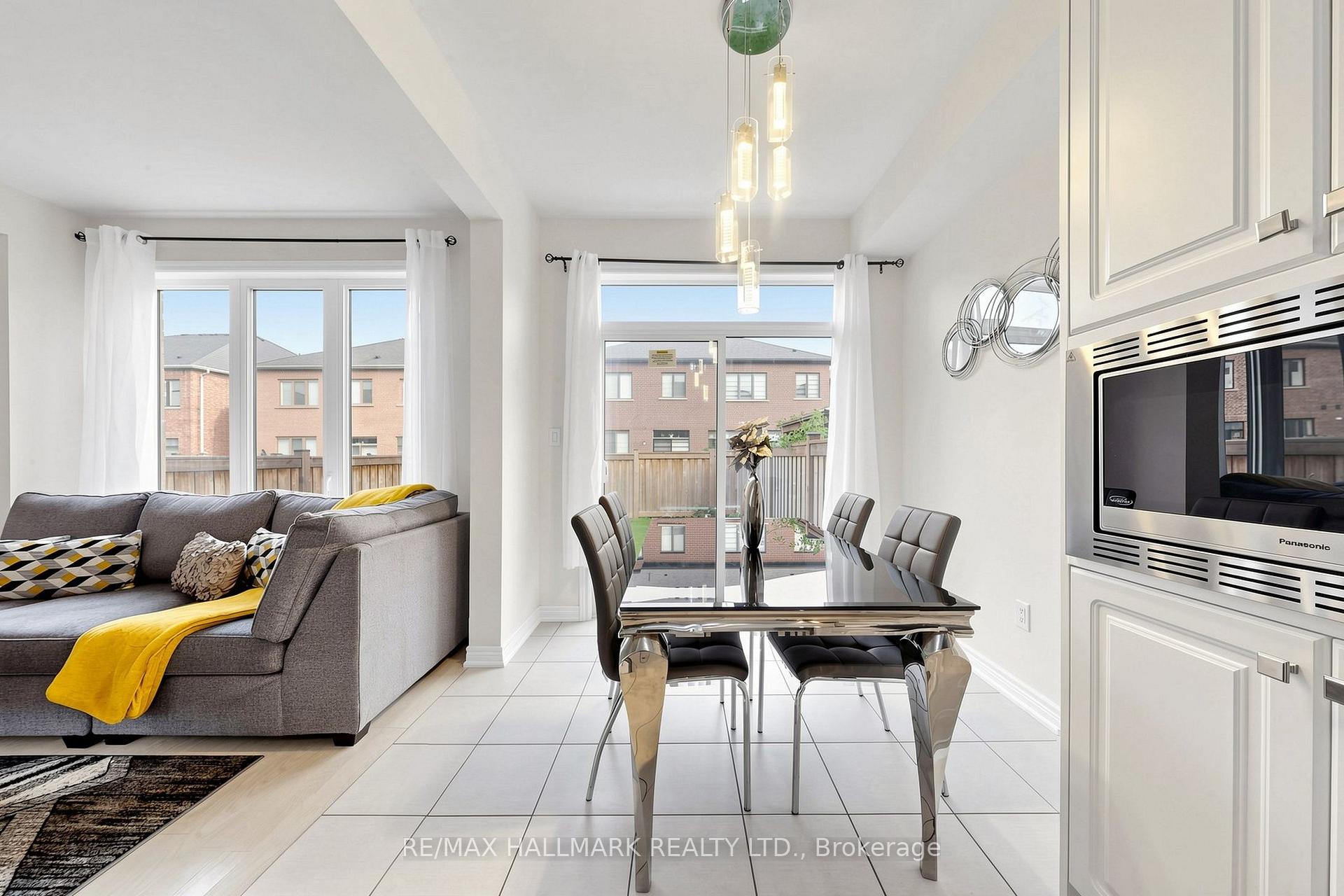 Photo 19 of 19 conarty Crescent, Whitby, Williamsburg — HOMEH