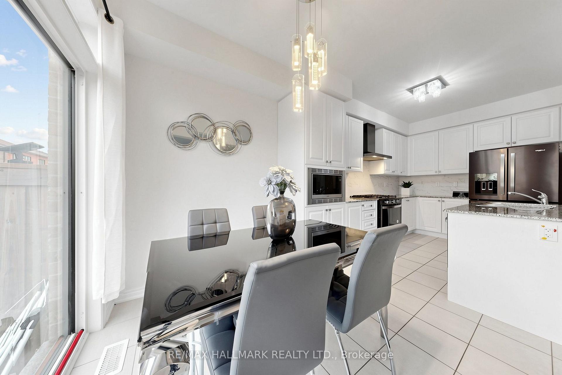 Photo 20 of 19 conarty Crescent, Whitby, Williamsburg — HOMEH