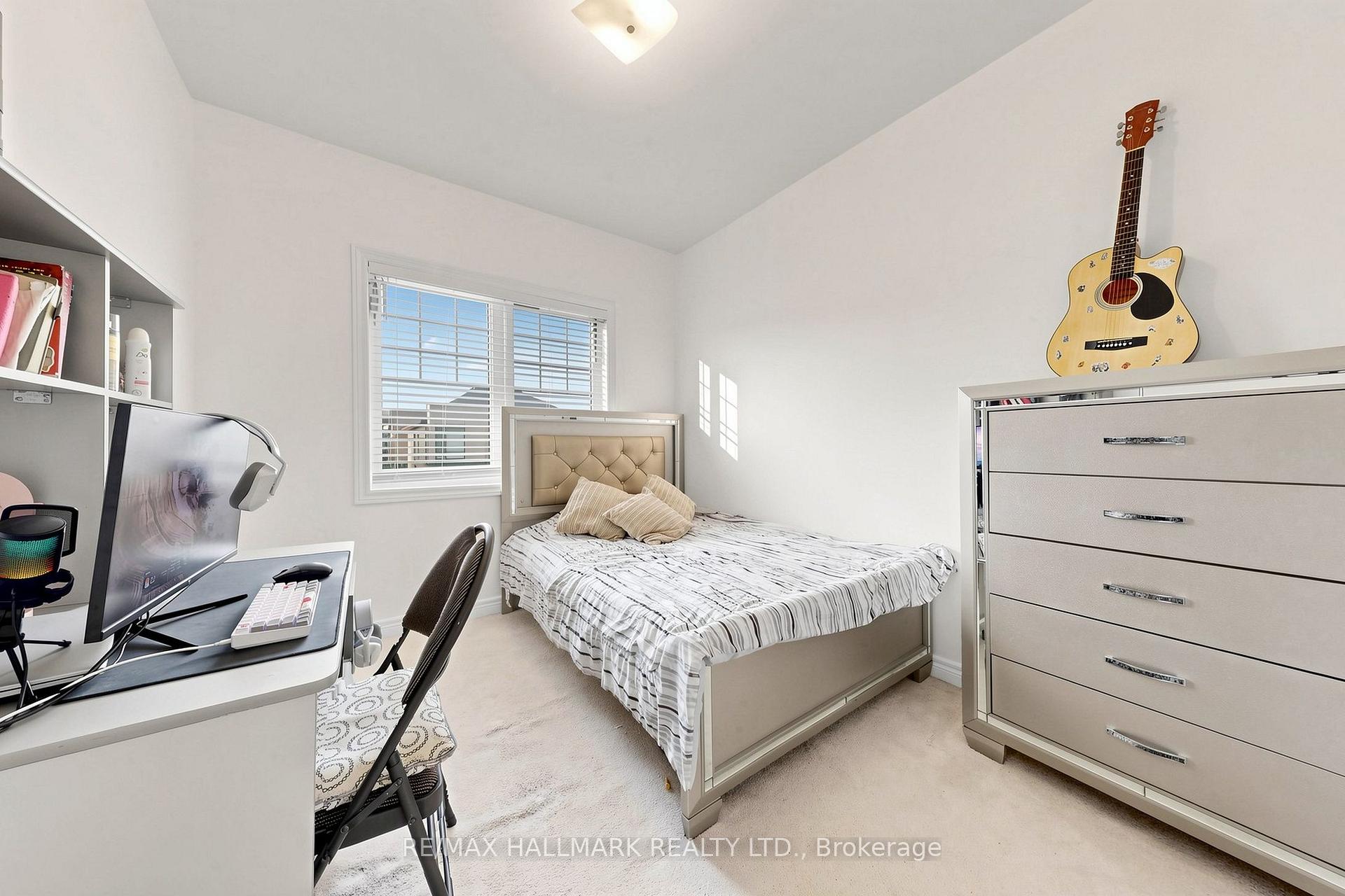 Photo 31 of 19 conarty Crescent, Whitby, Williamsburg — HOMEH