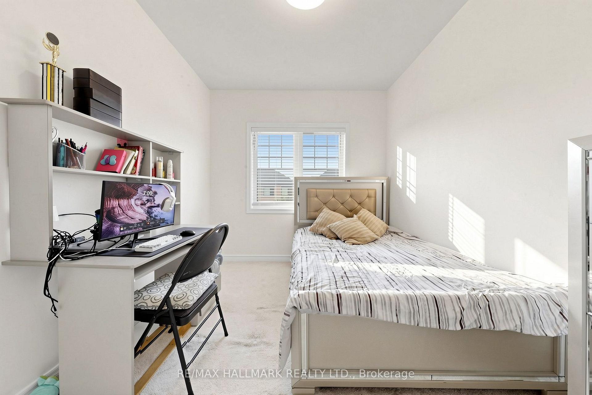 Photo 32 of 19 conarty Crescent, Whitby, Williamsburg — HOMEH
