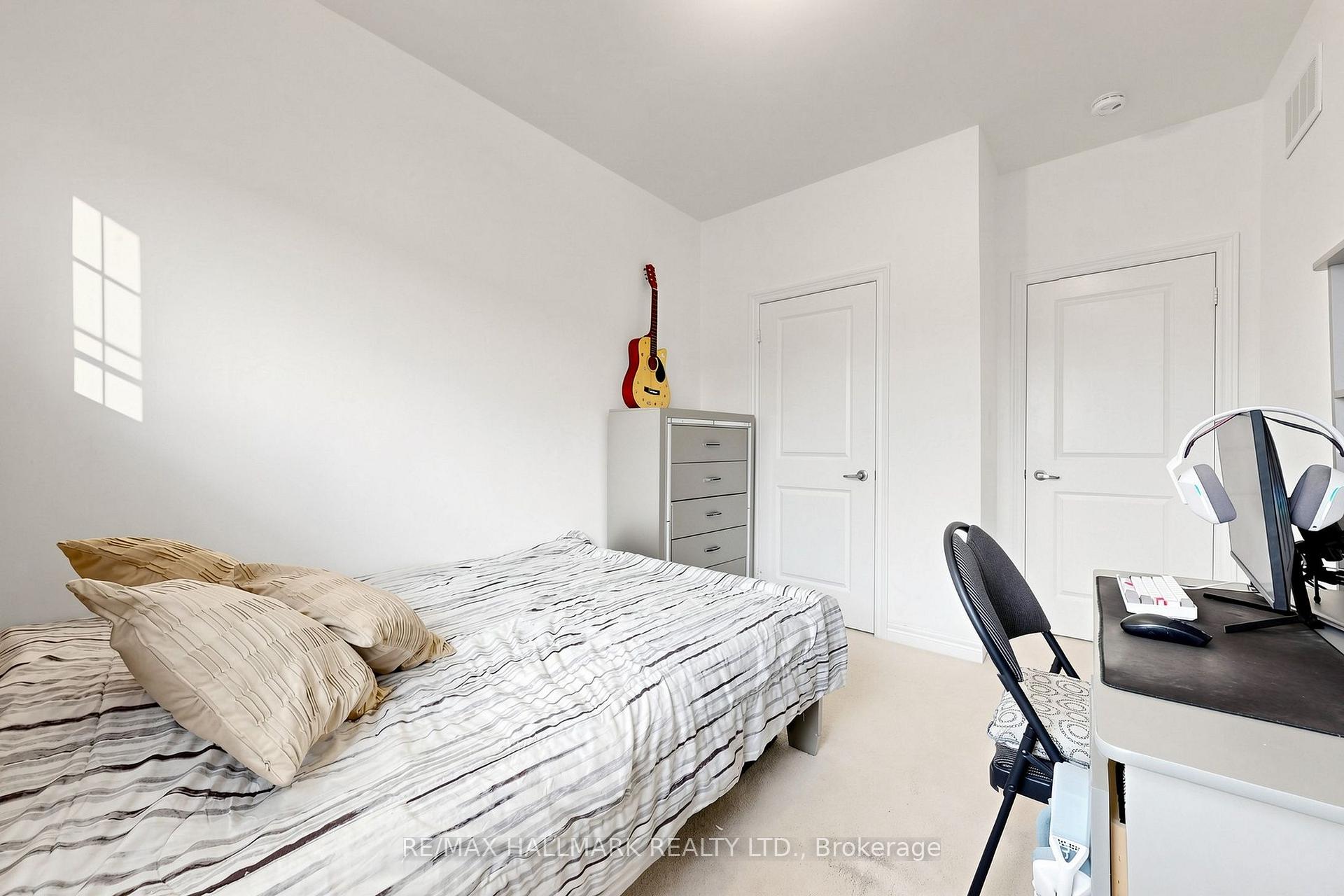 Photo 33 of 19 conarty Crescent, Whitby, Williamsburg — HOMEH
