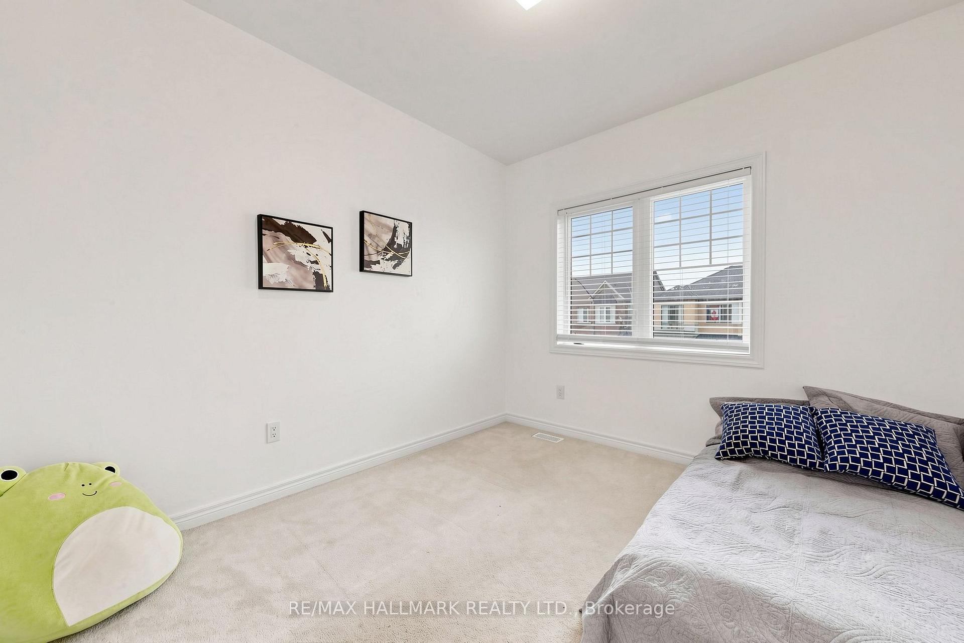 Photo 34 of 19 conarty Crescent, Whitby, Williamsburg — HOMEH