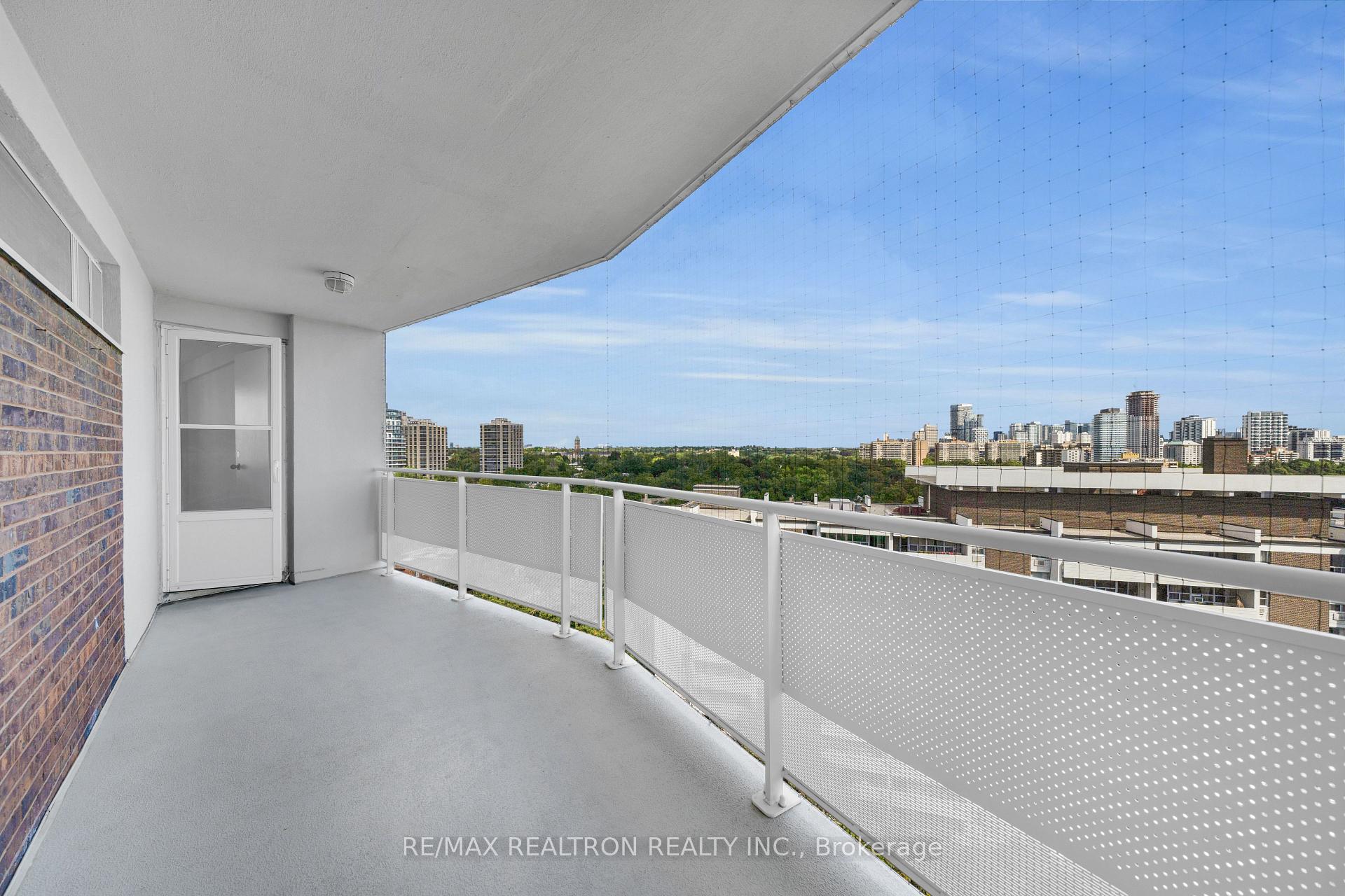 Photo 34 of Unit 1501, 9 Deer Park Crescent, Toronto, Yonge-St. Clair — HOMEH