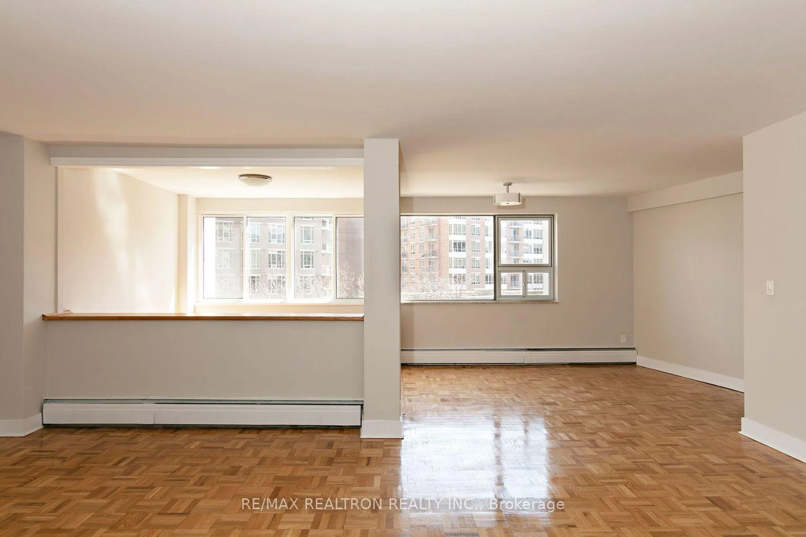 Photo 15 of Unit 1501, 9 Deer Park Crescent, Toronto, Yonge-St. Clair — HOMEH