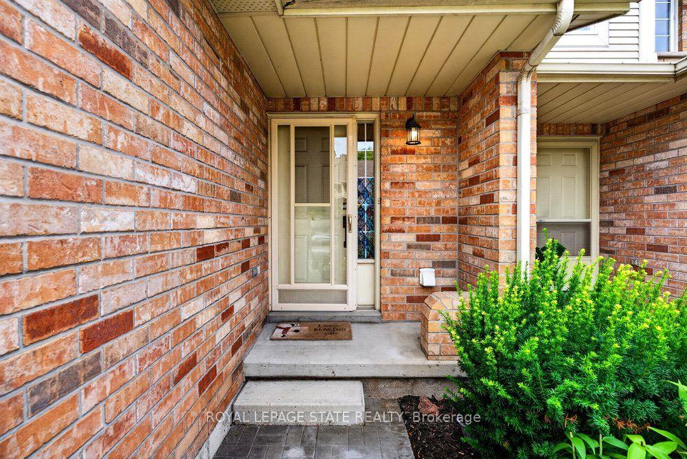 Photo 9 of Unit 11, 44 Frances Avenue, Hamilton, Lakeshore — HOMEH