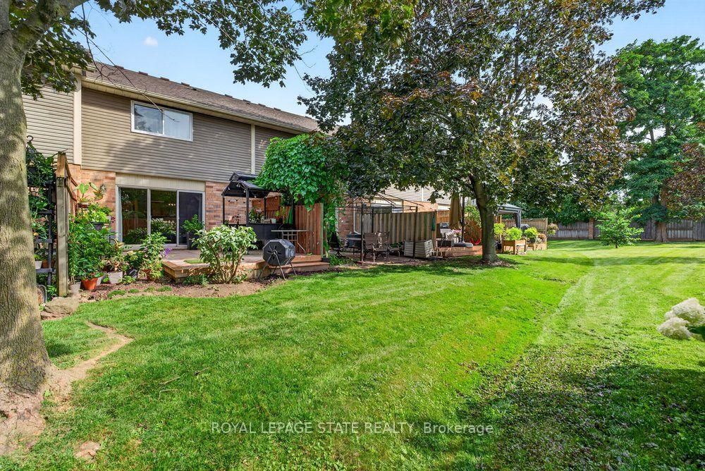 Photo 43 of Unit 11, 44 Frances Avenue, Hamilton, Lakeshore — HOMEH