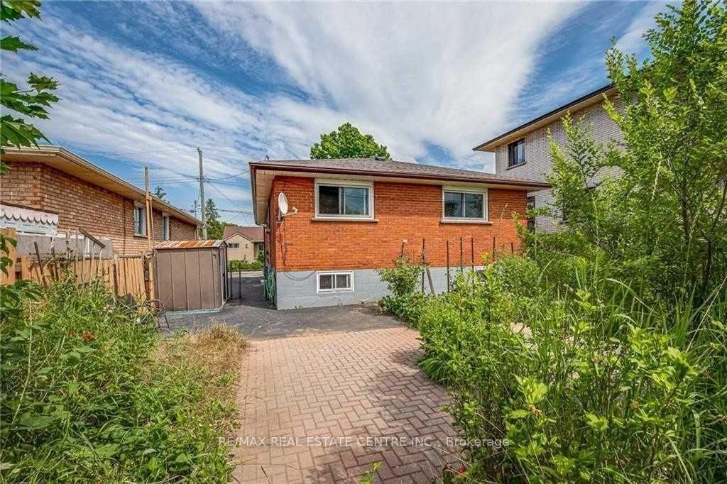 Photo 13 of Unit Bsmt, 49 Selkirk Avenue, Hamilton, Normanhurst — HOMEH