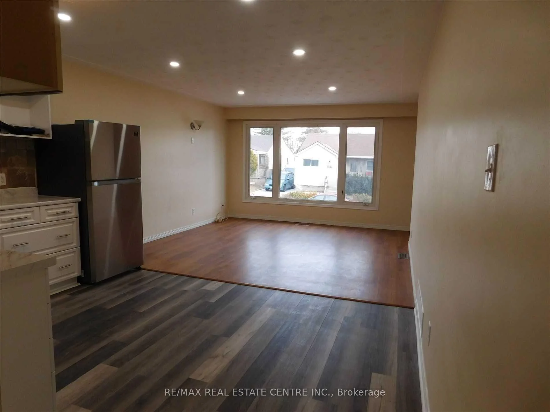 Photo 7 of Unit Bsmt, 49 Selkirk Avenue, Hamilton, Normanhurst — HOMEH