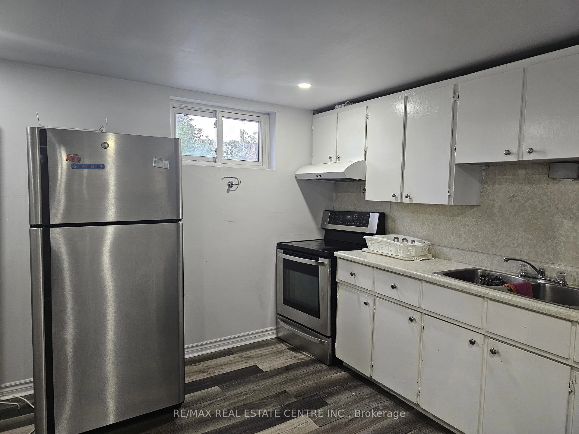 Photo 15 of Unit Bsmt, 49 Selkirk Avenue, Hamilton, Normanhurst — HOMEH